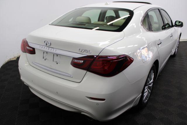 Photo of 2015 Moonlight White INFINITI Q70L