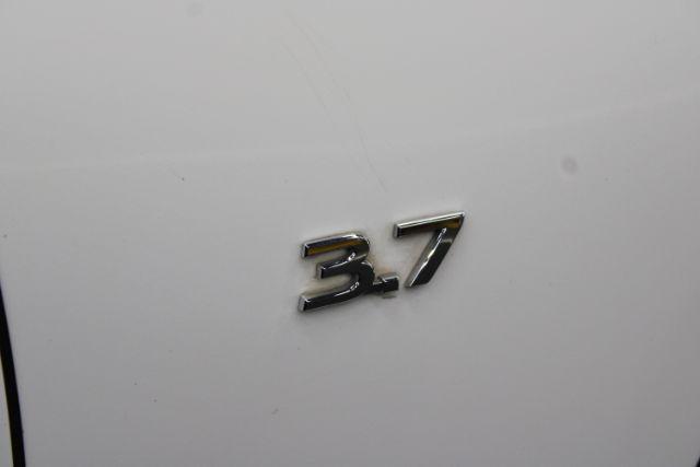 Photo of 2015 Moonlight White INFINITI Q70L