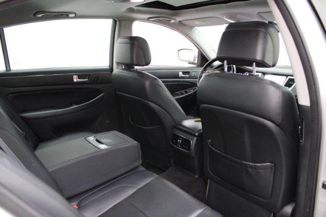 Photo of 2012 Platinum Metallic Hyundai Genesis