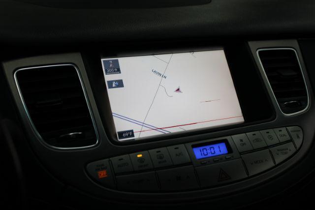 Photo of 2012 Platinum Metallic Hyundai Genesis