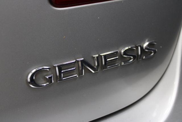 Photo of 2012 Platinum Metallic Hyundai Genesis