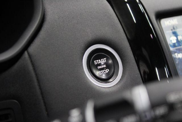 Photo of 2020 Narvik Black Land Rover Discovery