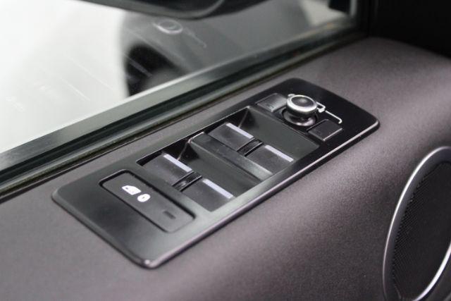 Photo of 2020 Narvik Black Land Rover Discovery