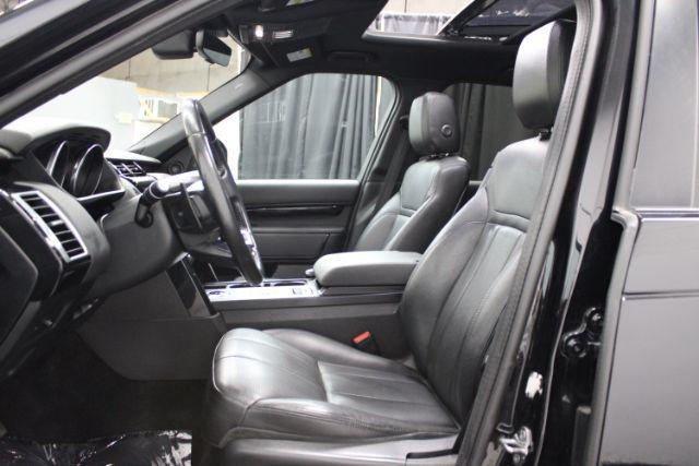 Photo of 2020 Narvik Black Land Rover Discovery