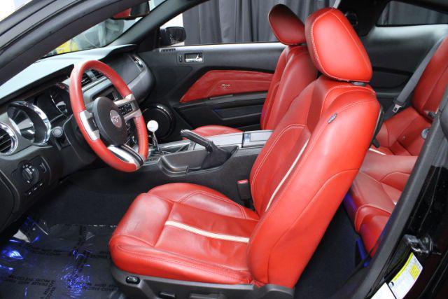 Photo of 2010 Black Ford Mustang
