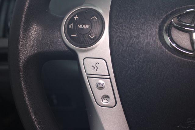 Photo of 2013 Blue Ribbon Metallic Toyota Prius v