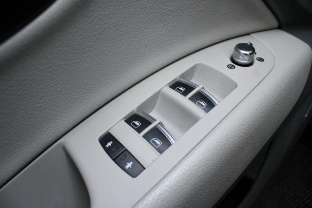 Photo of 2014 Atlantis Blue Metallic Audi Q7