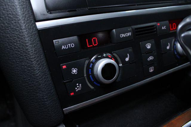 Photo of 2014 Atlantis Blue Metallic Audi Q7