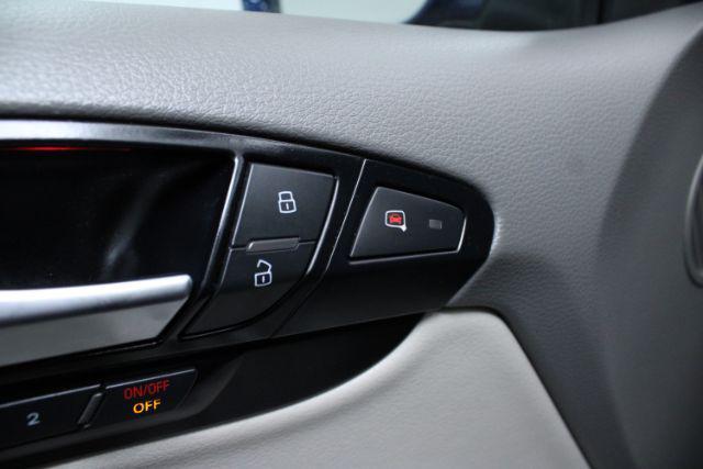 Photo of 2014 Atlantis Blue Metallic Audi Q7