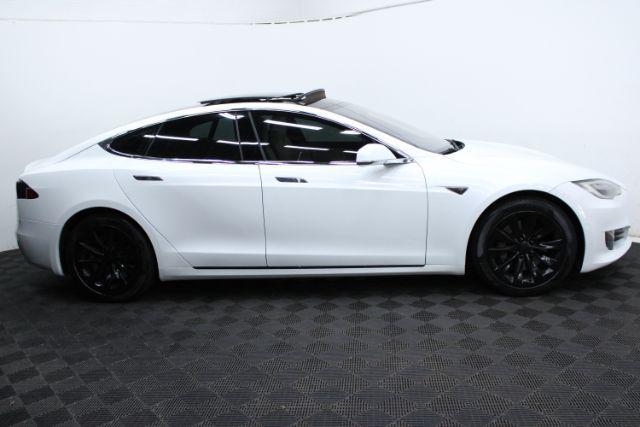 Photo of 2016 Pearl White Multi-Coat Tesla Model S