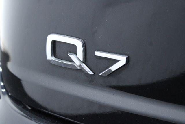 Photo of 2017 Night Black Audi Q7