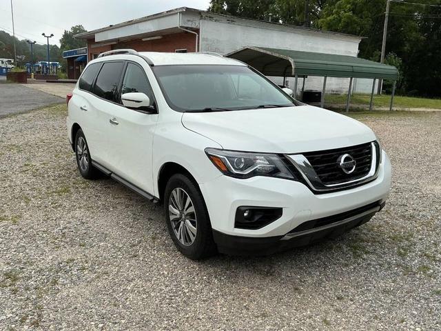 Photo of 2020 Glacier White Nissan Pathfinder