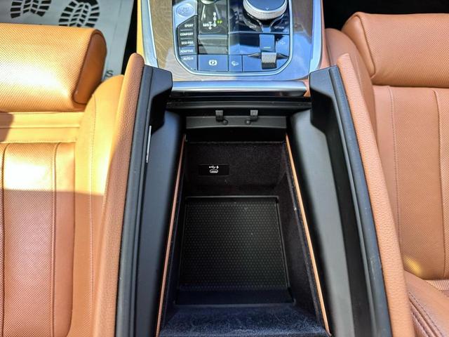 Photo of 2020 Black BMW X7