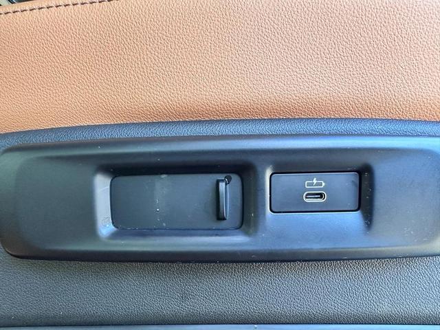 Photo of 2020 Black BMW X7