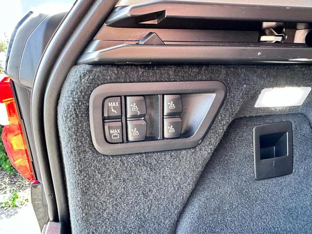 Photo of 2020 Black BMW X7