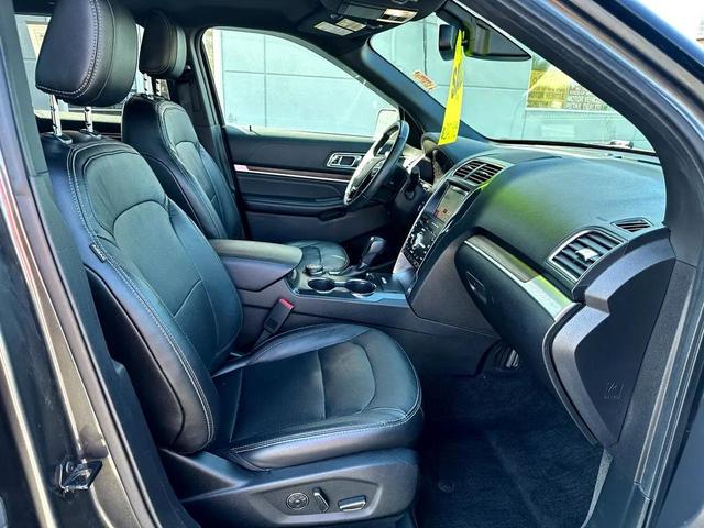 Photo of 2018 Gray Ford Explorer