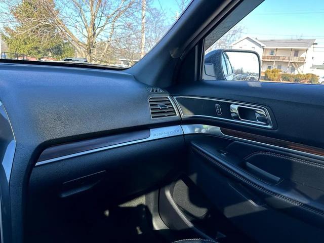 Photo of 2018 Gray Ford Explorer