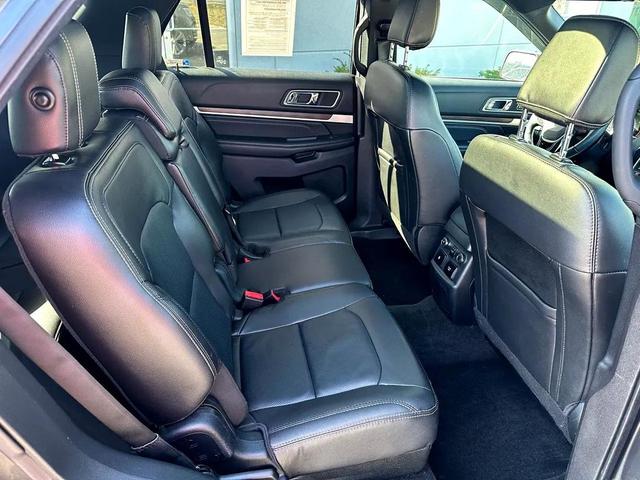 Photo of 2018 Gray Ford Explorer