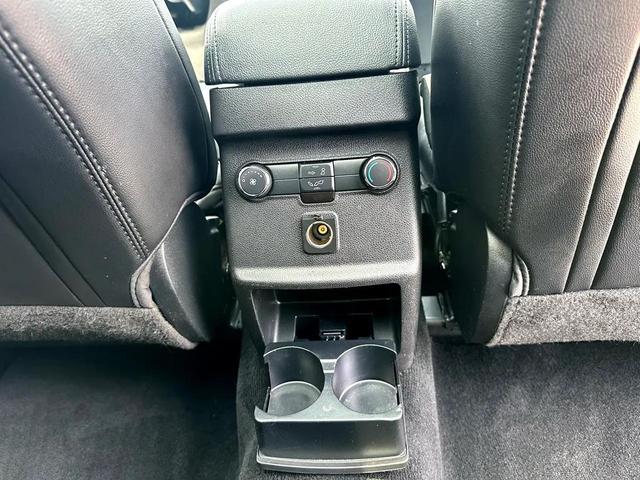 Photo of 2017 White Ford Explorer