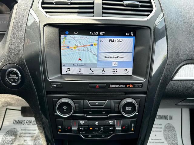 Photo of 2017 White Ford Explorer