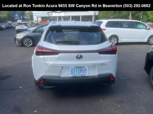 Photo of 2023 Eminent White Pearl Lexus UX 250h