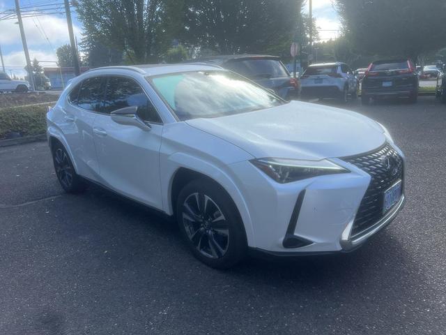 Photo of 2023 Eminent White Pearl Lexus UX 250h
