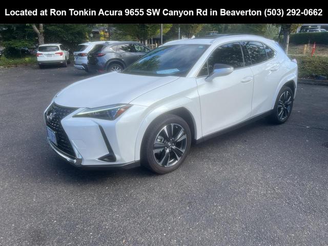 Photo of 2023 Eminent White Pearl Lexus UX 250h
