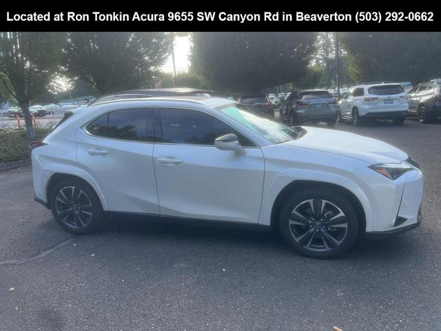 Photo of 2023 Eminent White Pearl Lexus UX 250h
