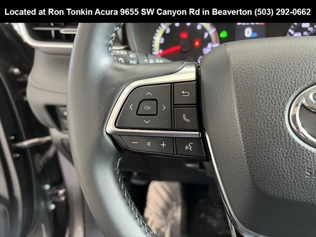 Photo of 2021 Magnetic Gray Metallic Toyota Highlander