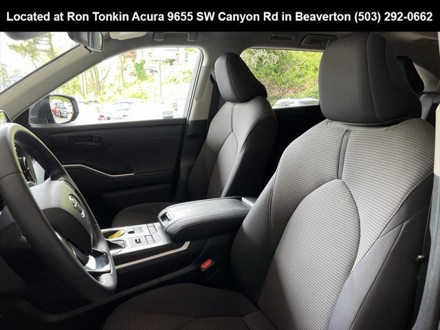 Photo of 2021 Magnetic Gray Metallic Toyota Highlander