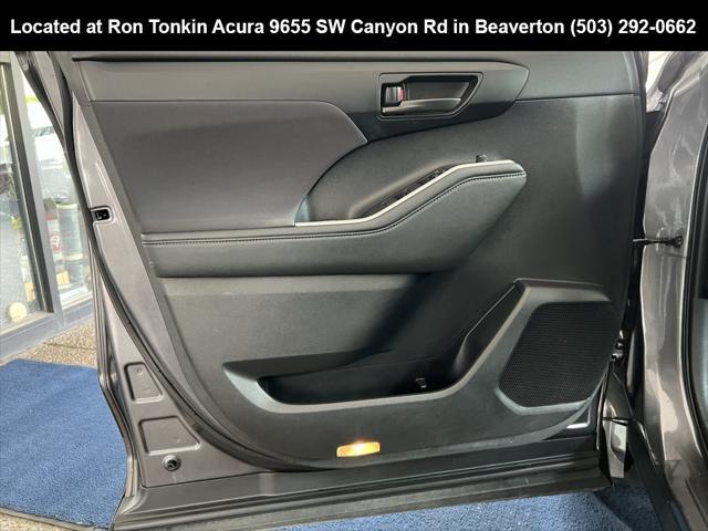 Photo of 2021 Magnetic Gray Metallic Toyota Highlander