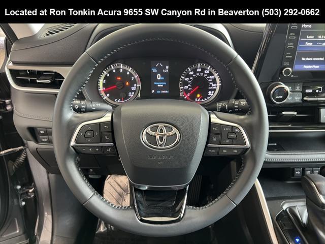 Photo of 2021 Magnetic Gray Metallic Toyota Highlander