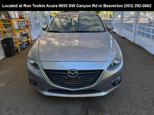Photo of 2016 Liquid Silver Metallic Mazda Mazda3