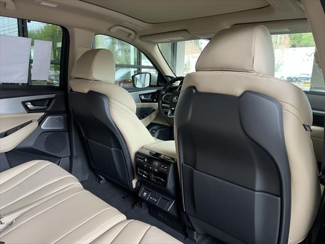 Photo of 2025 Platinum White Pearl Acura MDX