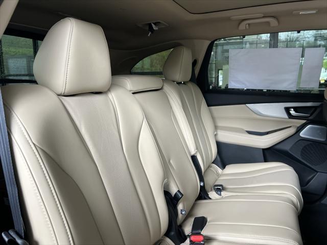 Photo of 2025 Platinum White Pearl Acura MDX