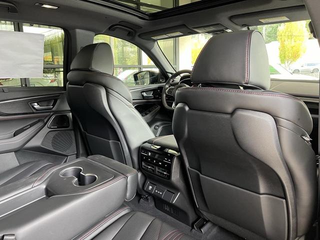 Photo of 2026 Platinum White Pearl Acura MDX