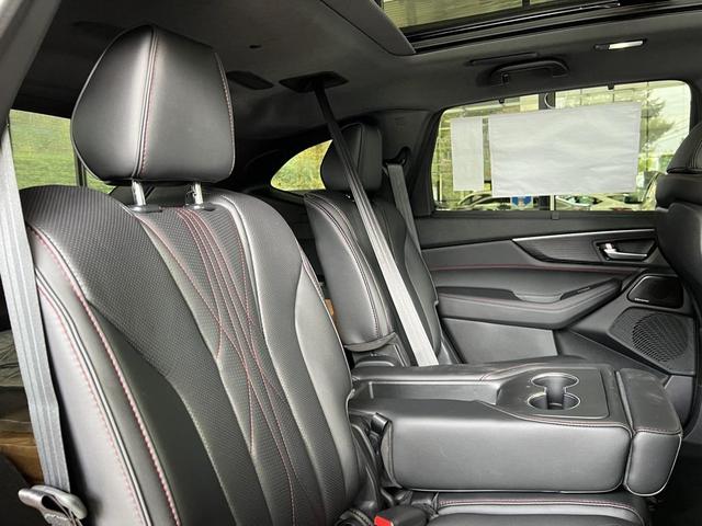 Photo of 2026 Platinum White Pearl Acura MDX