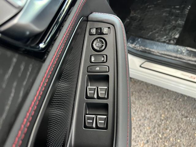 Photo of 2026 Platinum White Pearl Acura MDX