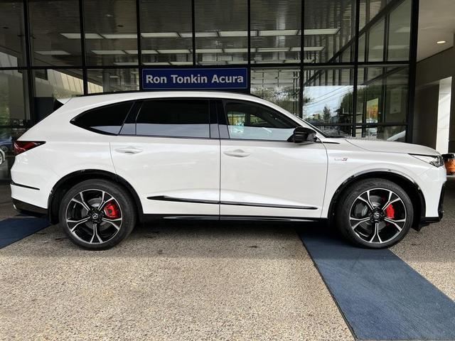 Photo of 2026 Platinum White Pearl Acura MDX