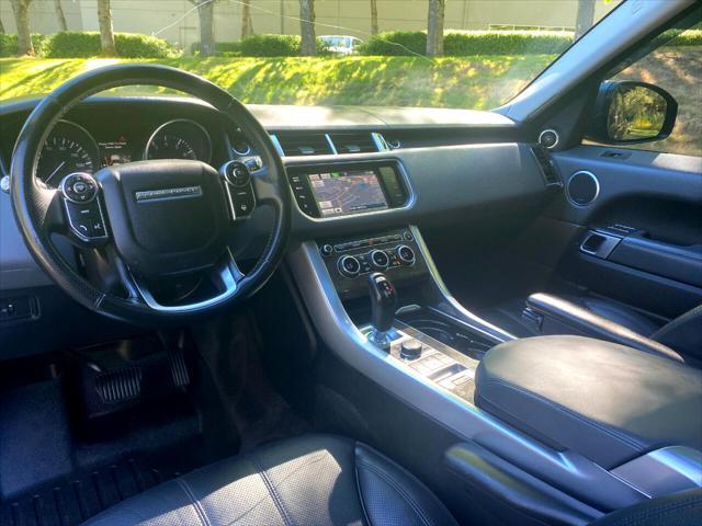 Photo of 2015 Gray Land Rover Range Rover Sport
