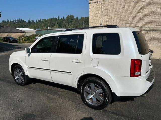 Photo of 2013 White Diamond Pearl Honda Pilot