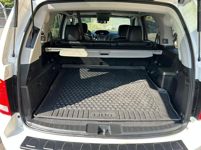 Photo of 2013 White Diamond Pearl Honda Pilot