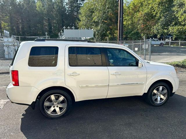 Photo of 2013 White Diamond Pearl Honda Pilot