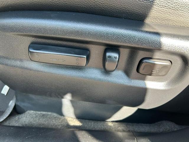 Photo of 2013 White Diamond Pearl Honda Pilot