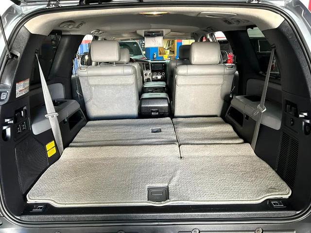 Photo of 2015 Silver Sky Metallic Toyota Sequoia