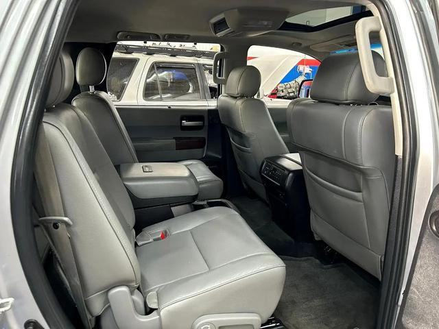 Photo of 2015 Silver Sky Metallic Toyota Sequoia