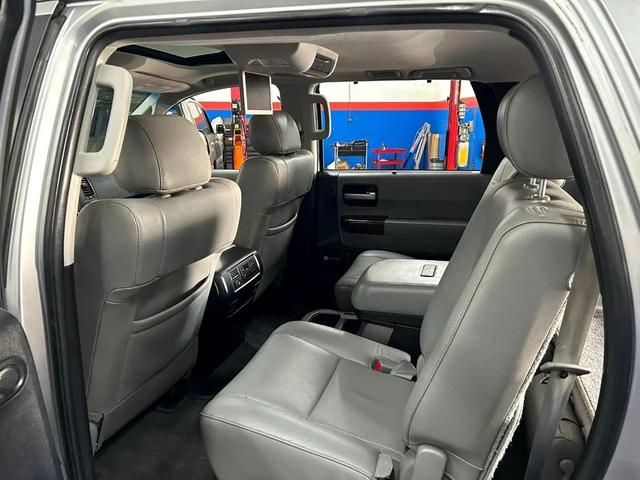 Photo of 2015 Silver Sky Metallic Toyota Sequoia