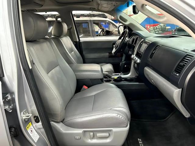 Photo of 2015 Silver Sky Metallic Toyota Sequoia