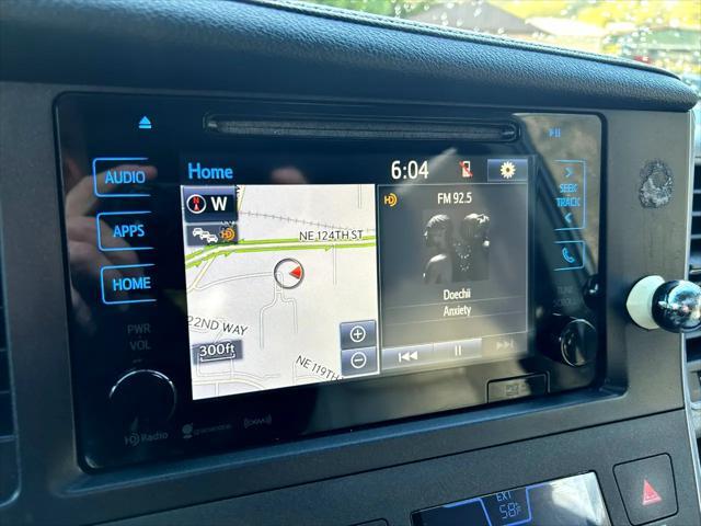 Photo of 2016 Midnight Black Metallic Toyota Sienna