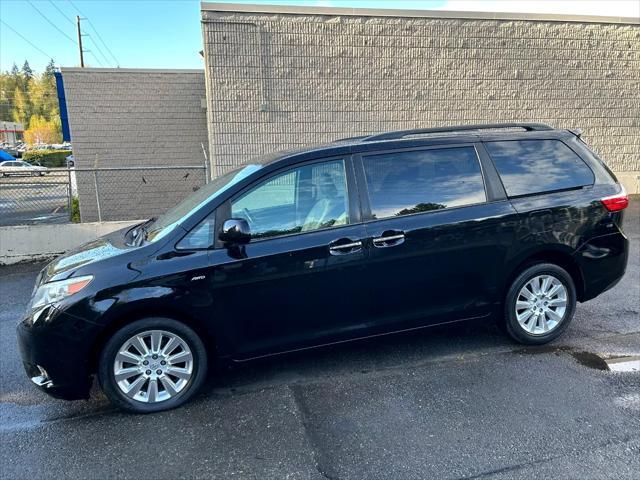 Photo of 2016 Midnight Black Metallic Toyota Sienna